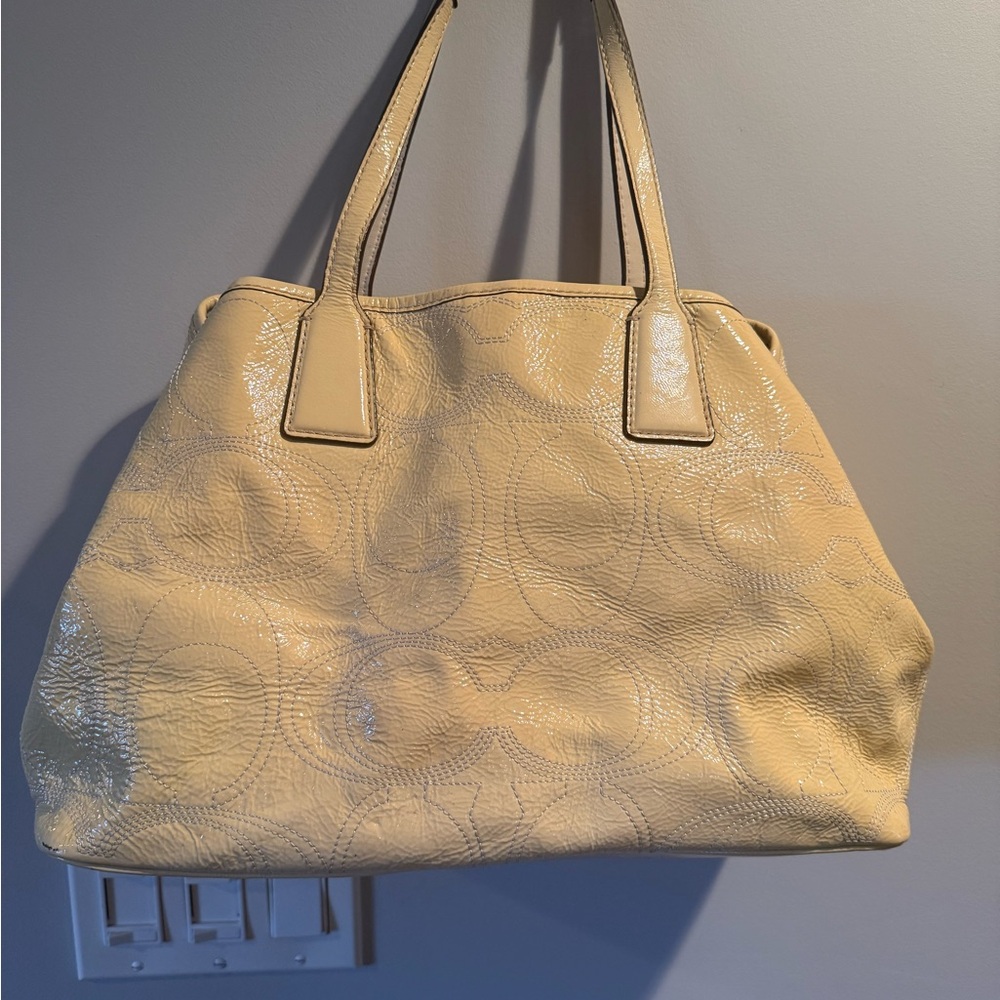 FREE WITH PURCHASE OF OVER $100 - Picture 8 of 10